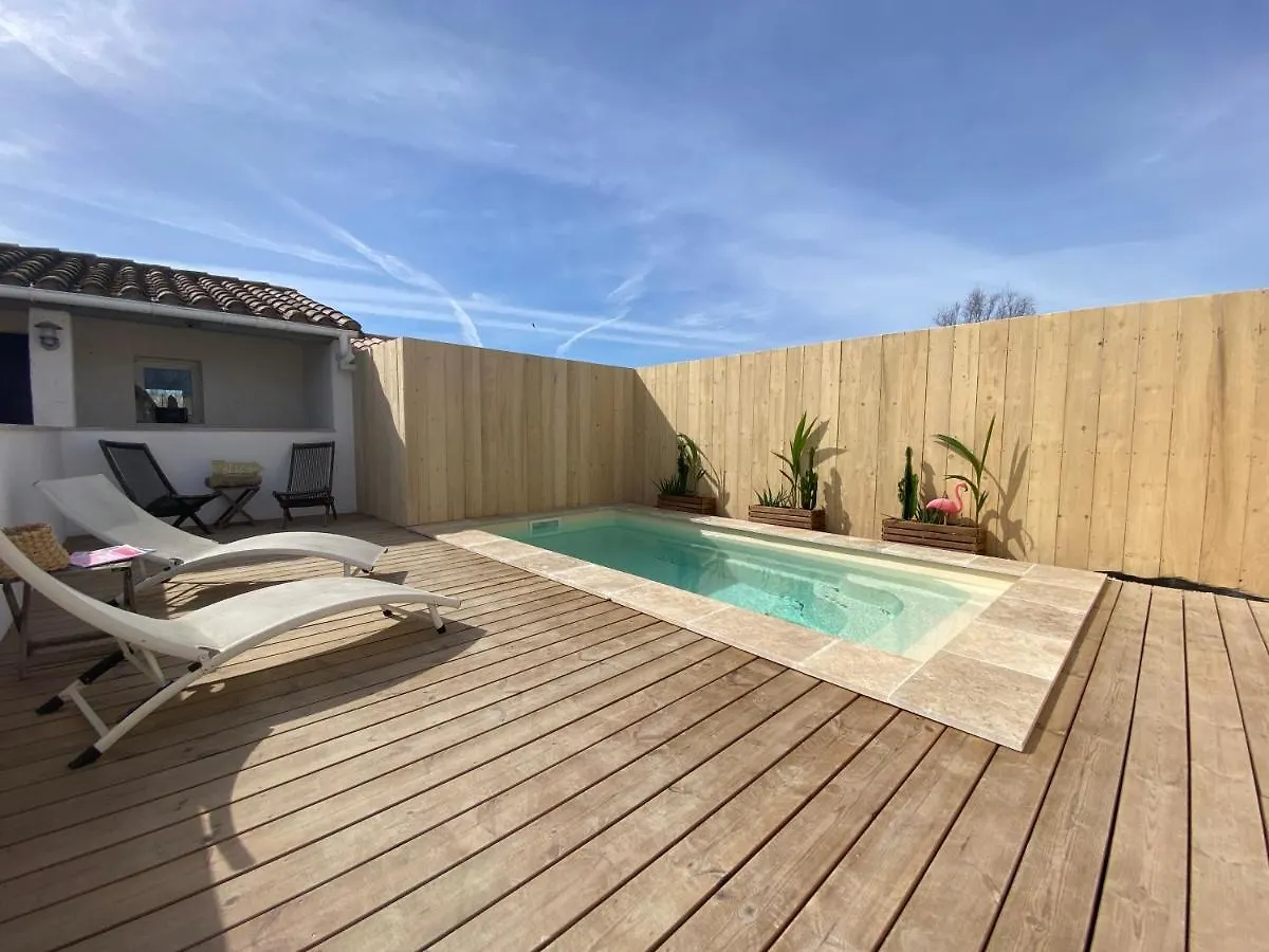 Mas Des Oliviers, Maison Avec Piscine Privative Et Chauffee Locamargue Saintes-Maries-de-la-Mer 0*,  France