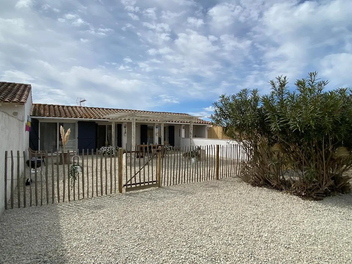 Holiday home Mas Des Oliviers, Maison Avec Piscine Privative Et Chauffee Locamargue Saintes-Maries-de-la-Mer